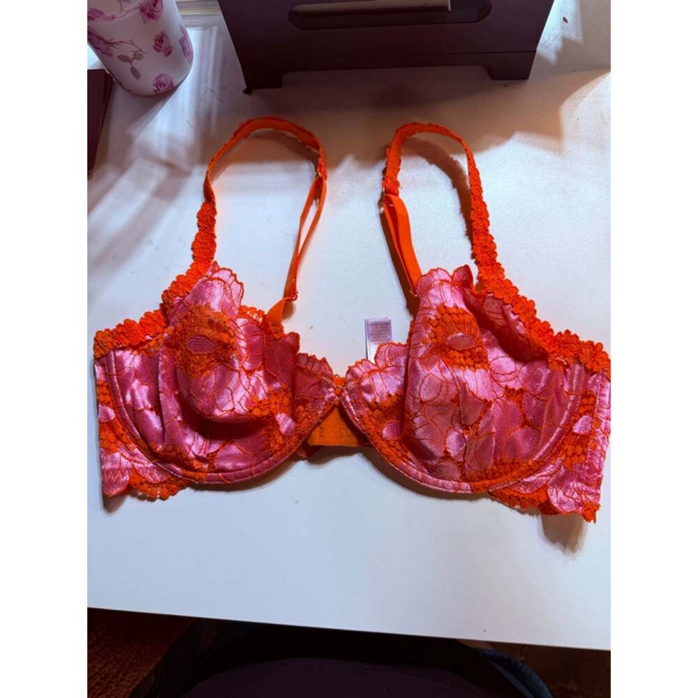 Women's Savage X Fenty Bra Size 38D Pink and Orange Lace